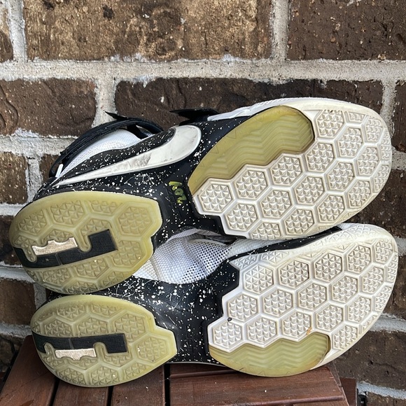 Nike Lebron Soldier Sneakers - Picture 9 of 14